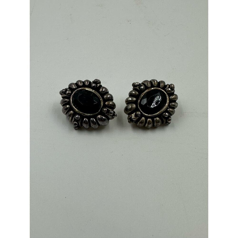 Heavy Huggie clip on earrings ~ vintage 1960s 1970s - Picture 1 of 2